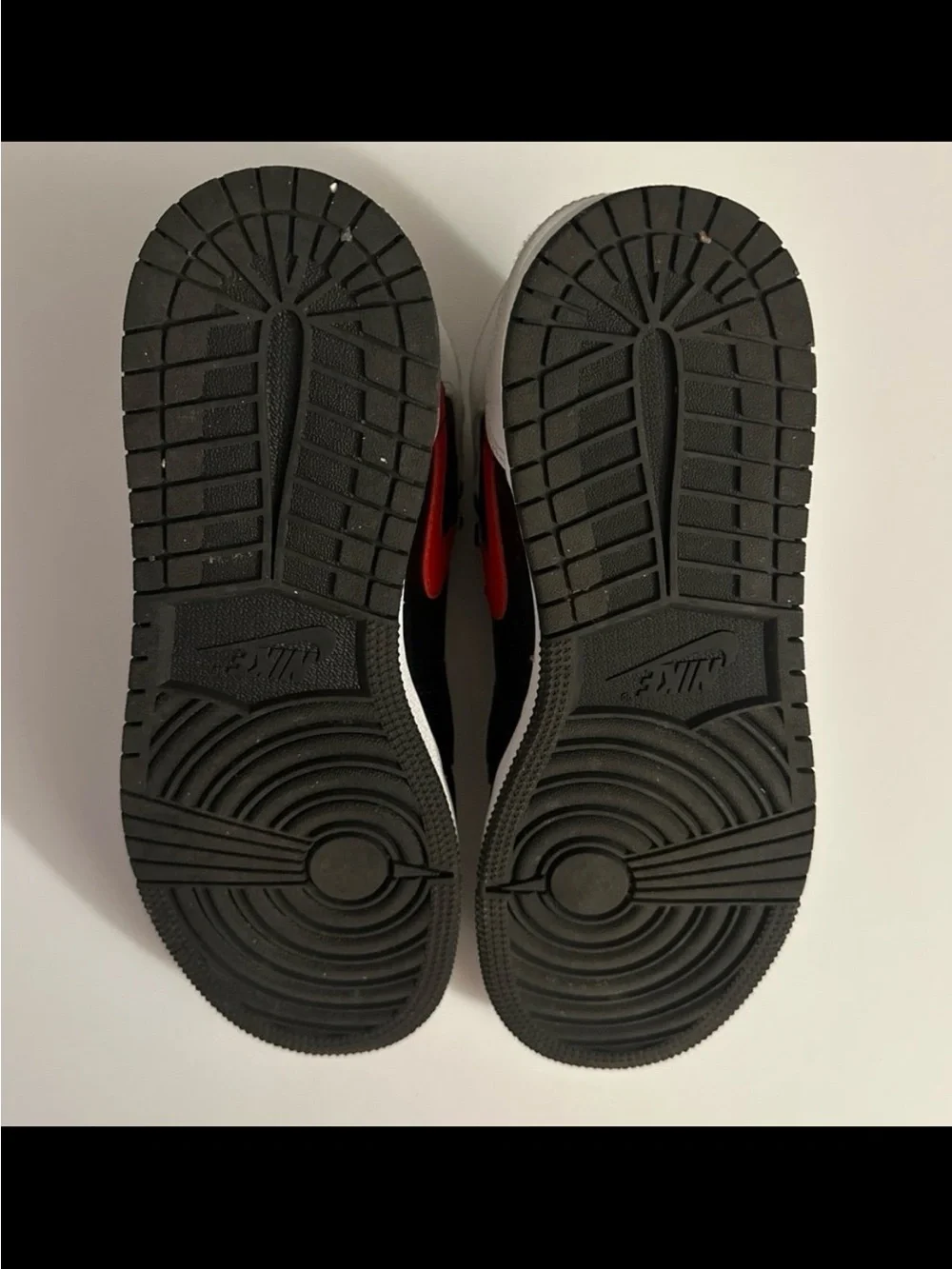 Nike Air Jordan 1 Mid Shoes Black White Red Size 7 Youth Boys